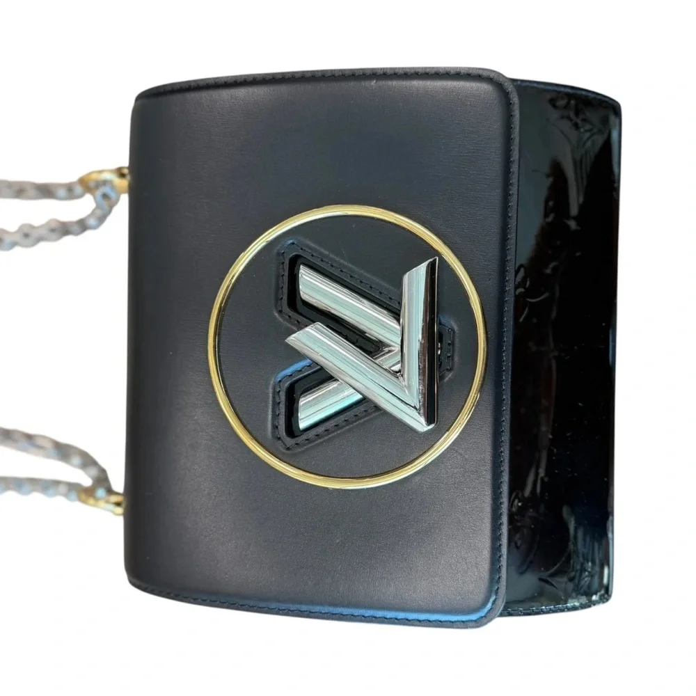 Louis Vuitton Pochette Twist Leather & Vernis - Picture 8 of 8